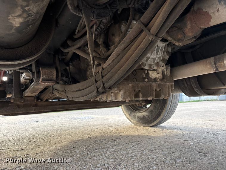 image for item DT0132 2002 Freightliner FL60 oil distributor truck