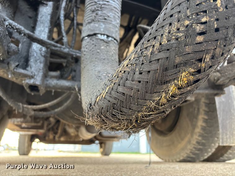 image for item DT0132 2002 Freightliner FL60 oil distributor truck