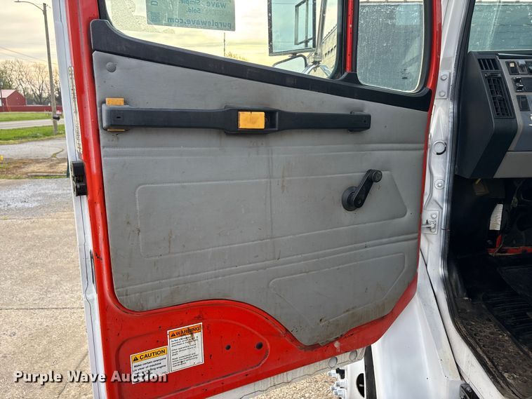 image for item DT0132 2002 Freightliner FL60 oil distributor truck