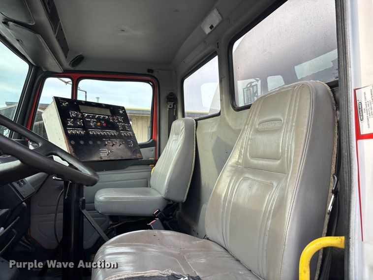 image for item DT0132 2002 Freightliner FL60 oil distributor truck