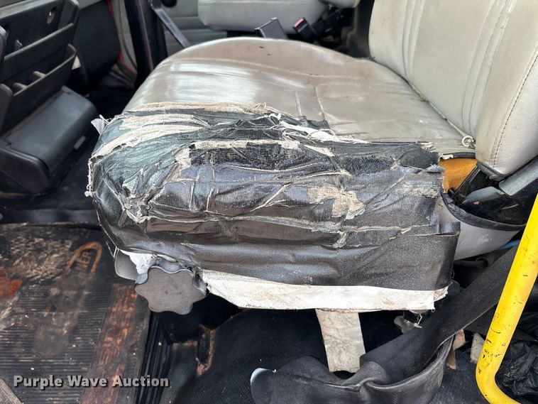 image for item DT0132 2002 Freightliner FL60 oil distributor truck