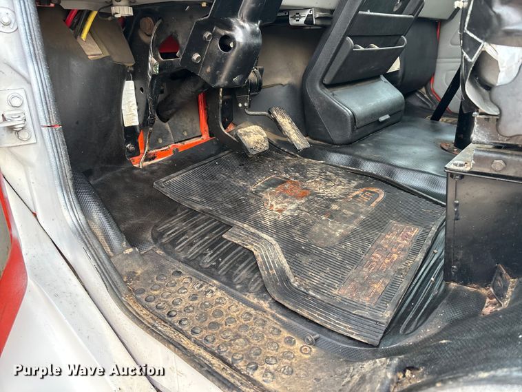 image for item DT0132 2002 Freightliner FL60 oil distributor truck