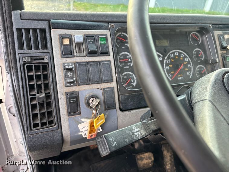 image for item DT0132 2002 Freightliner FL60 oil distributor truck