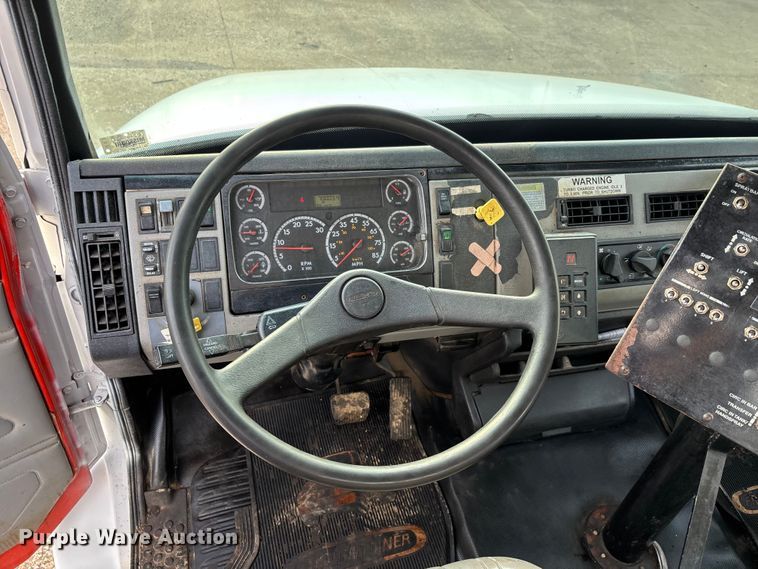 image for item DT0132 2002 Freightliner FL60 oil distributor truck