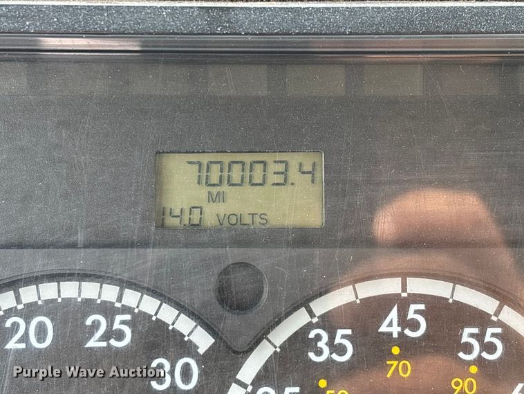 image for item DT0132 2002 Freightliner FL60 oil distributor truck