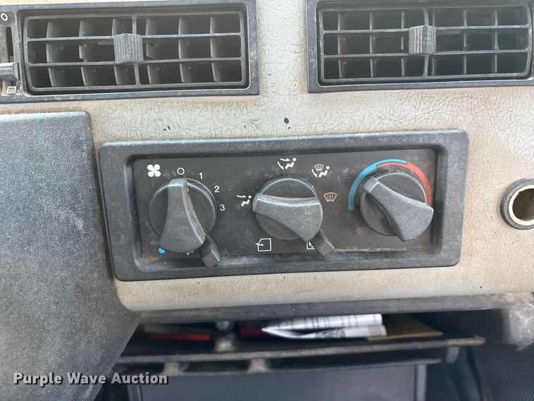 image for item DT0132 2002 Freightliner FL60 oil distributor truck