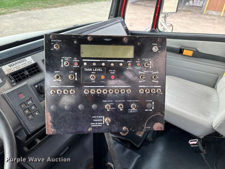 image for item DT0132 2002 Freightliner FL60 oil distributor truck