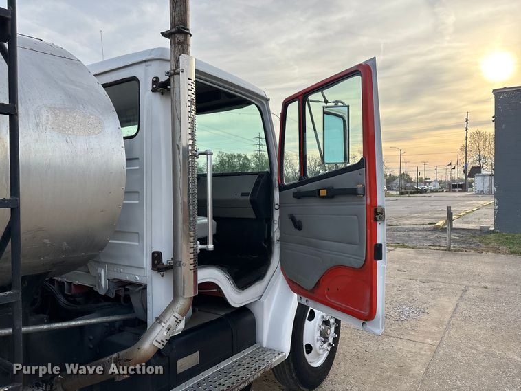 image for item DT0132 2002 Freightliner FL60 oil distributor truck