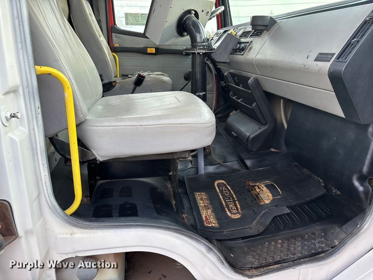 image for item DT0132 2002 Freightliner FL60 oil distributor truck