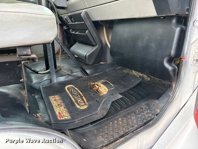 image for item DT0132 2002 Freightliner FL60 oil distributor truck