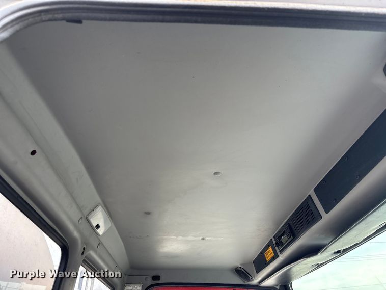 image for item DT0132 2002 Freightliner FL60 oil distributor truck