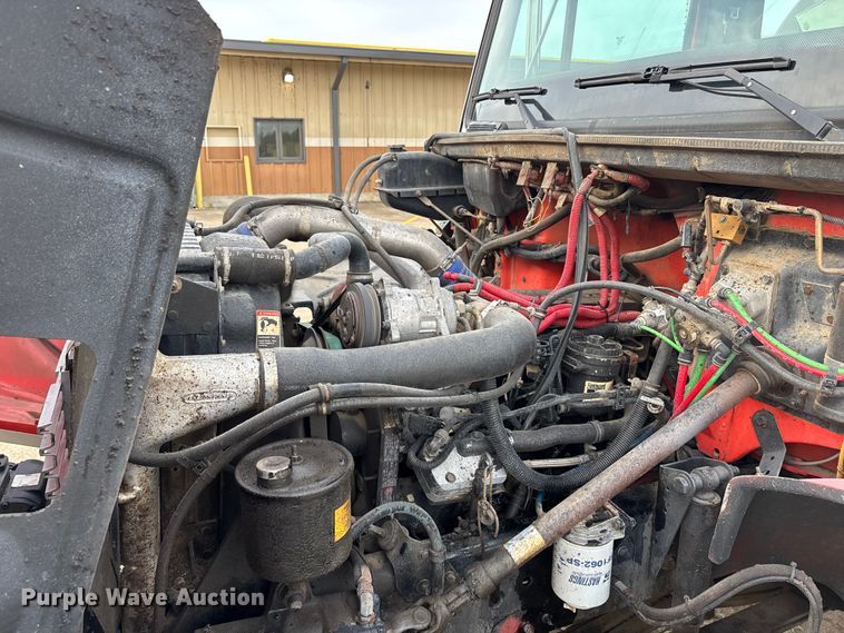 image for item DT0132 2002 Freightliner FL60 oil distributor truck