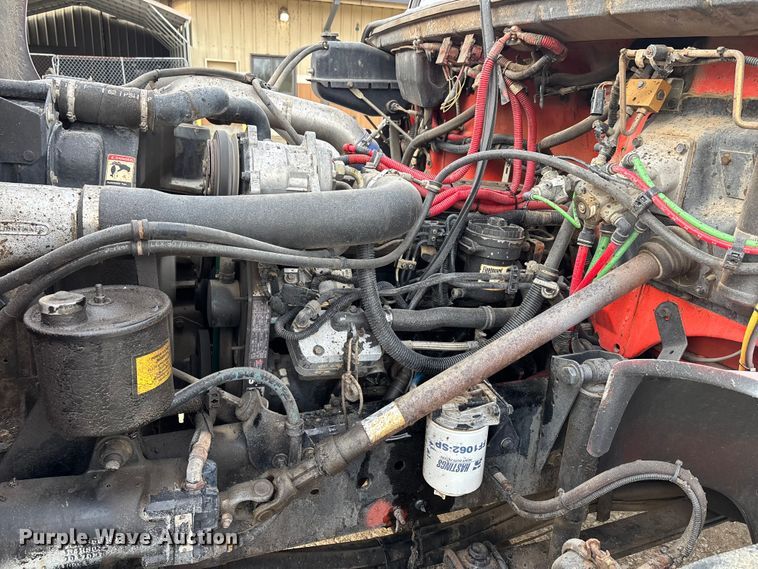 image for item DT0132 2002 Freightliner FL60 oil distributor truck