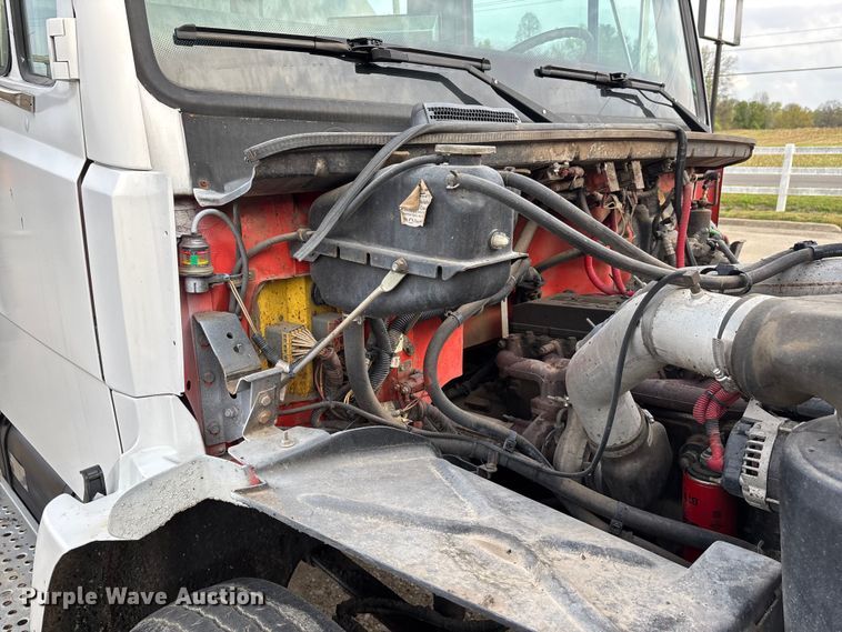 image for item DT0132 2002 Freightliner FL60 oil distributor truck