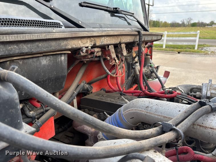 image for item DT0132 2002 Freightliner FL60 oil distributor truck