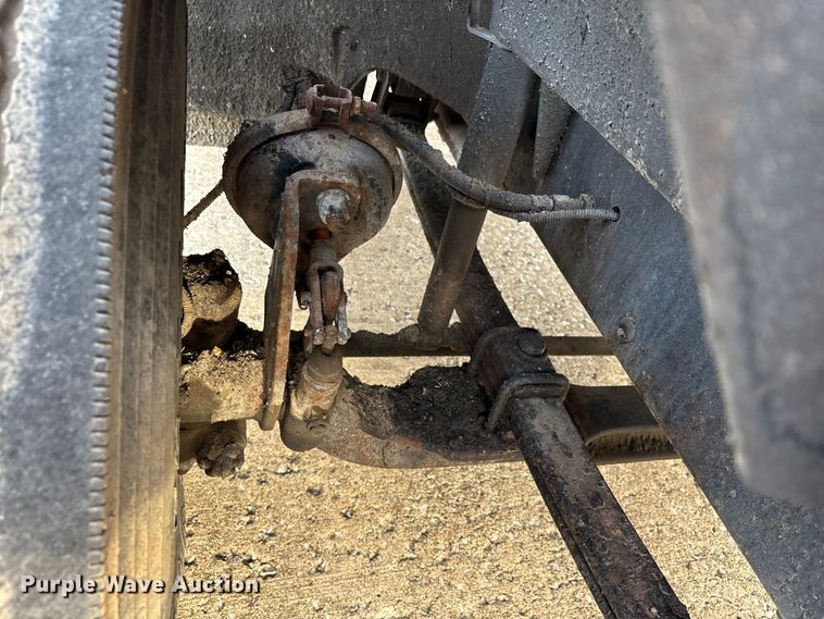 image for item DT0132 2002 Freightliner FL60 oil distributor truck