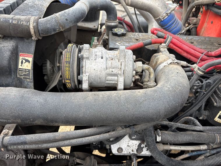 image for item DT0132 2002 Freightliner FL60 oil distributor truck