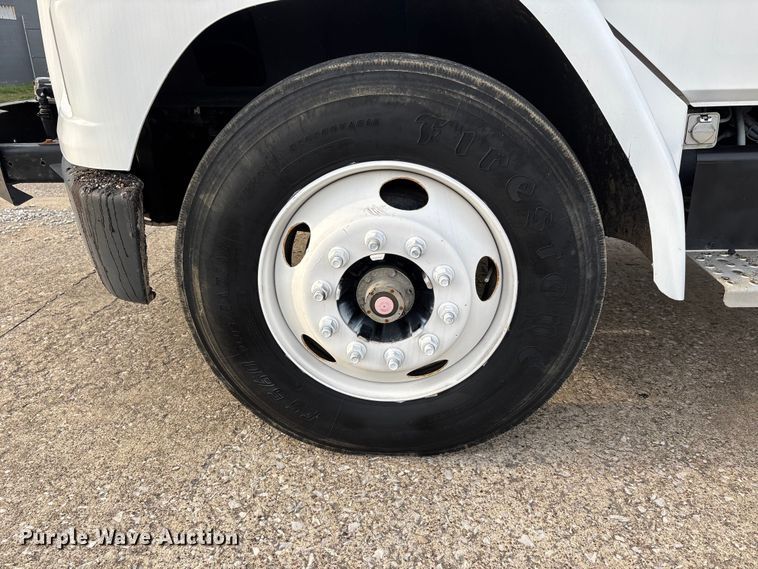 image for item DT0132 2002 Freightliner FL60 oil distributor truck