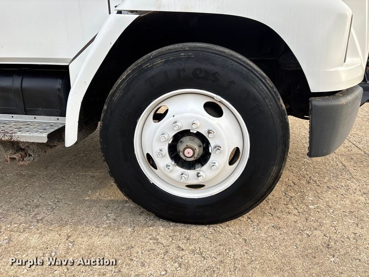 image for item DT0132 2002 Freightliner FL60 oil distributor truck