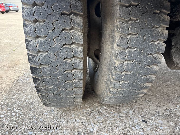 image for item DT0132 2002 Freightliner FL60 oil distributor truck