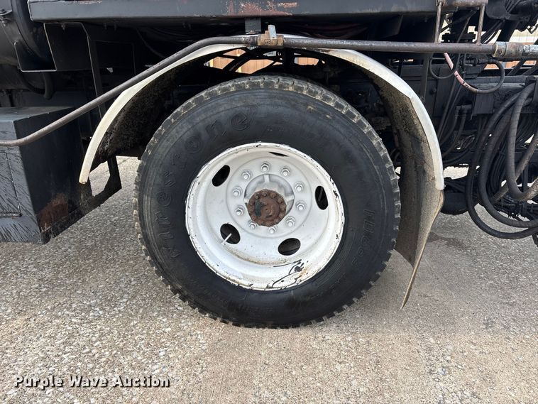 image for item DT0132 2002 Freightliner FL60 oil distributor truck