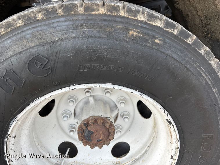 image for item DT0132 2002 Freightliner FL60 oil distributor truck