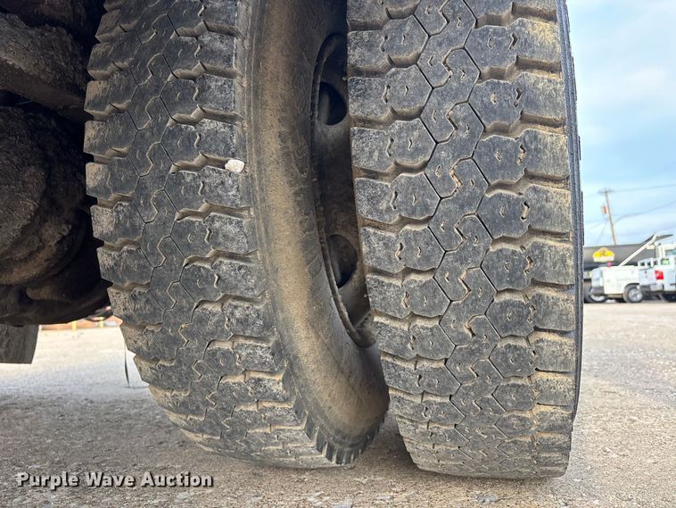 image for item DT0132 2002 Freightliner FL60 oil distributor truck