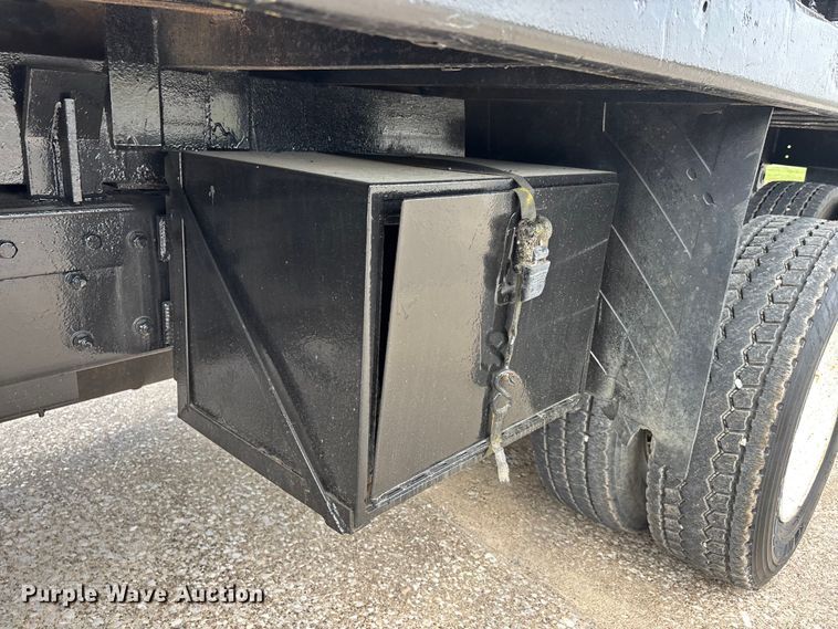 image for item DT0134 2004 Freightliner Business Class M2 dump truck