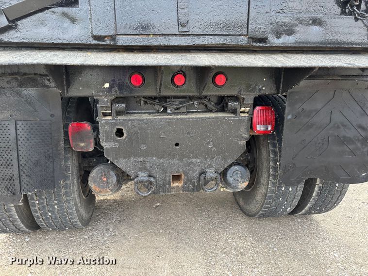 image for item DT0134 2004 Freightliner Business Class M2 dump truck