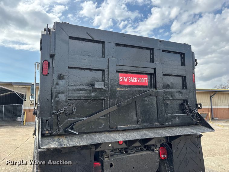 image for item DT0134 2004 Freightliner Business Class M2 dump truck