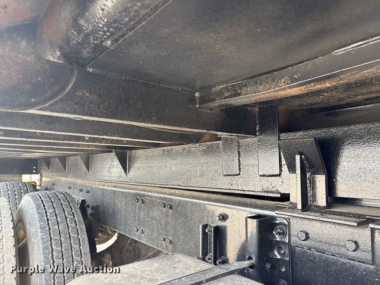 image for item DT0134 2004 Freightliner Business Class M2 dump truck