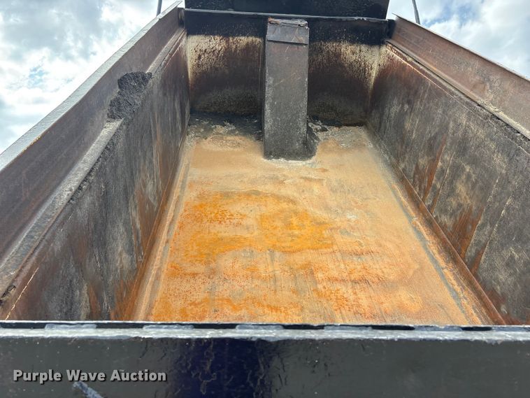 image for item DT0134 2004 Freightliner Business Class M2 dump truck