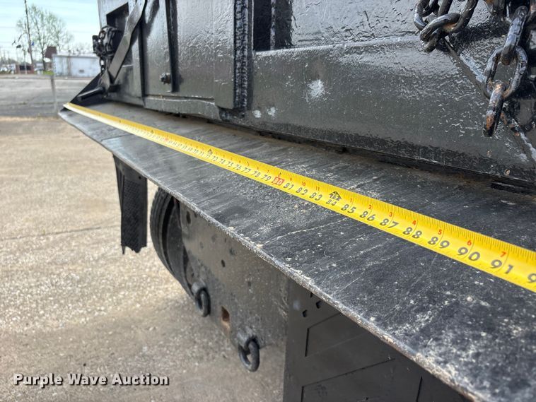 image for item DT0134 2004 Freightliner Business Class M2 dump truck