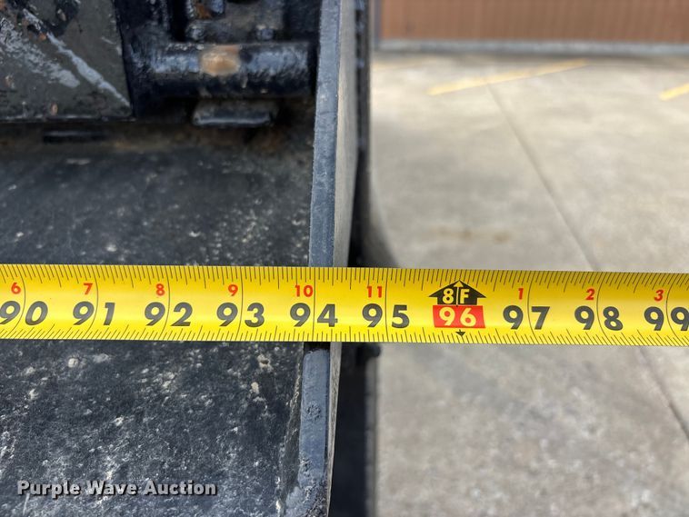 image for item DT0134 2004 Freightliner Business Class M2 dump truck