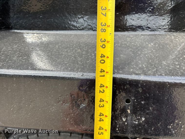 image for item DT0134 2004 Freightliner Business Class M2 dump truck