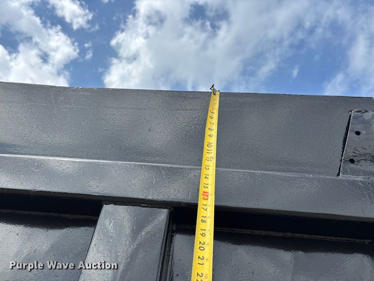 image for item DT0134 2004 Freightliner Business Class M2 dump truck