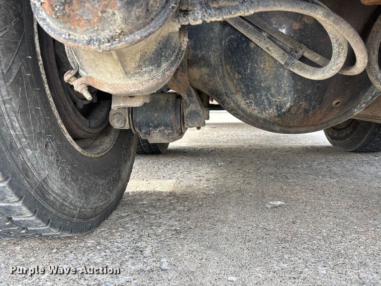 image for item DT0134 2004 Freightliner Business Class M2 dump truck