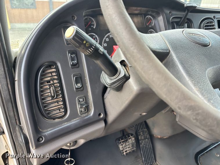 image for item DT0134 2004 Freightliner Business Class M2 dump truck