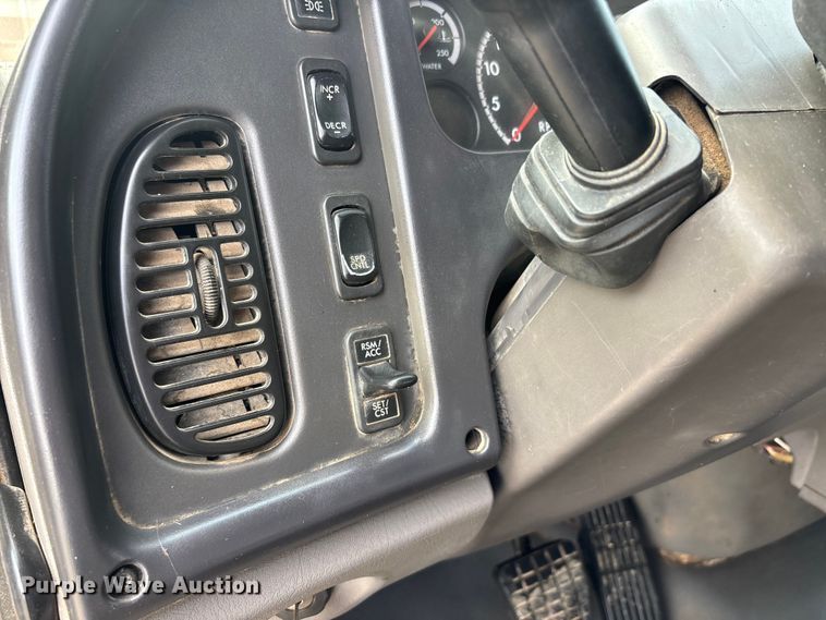 image for item DT0134 2004 Freightliner Business Class M2 dump truck