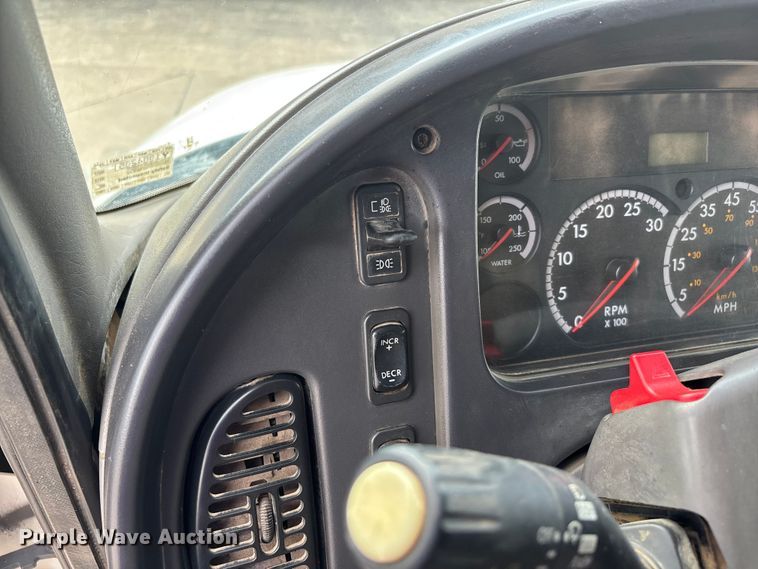 image for item DT0134 2004 Freightliner Business Class M2 dump truck