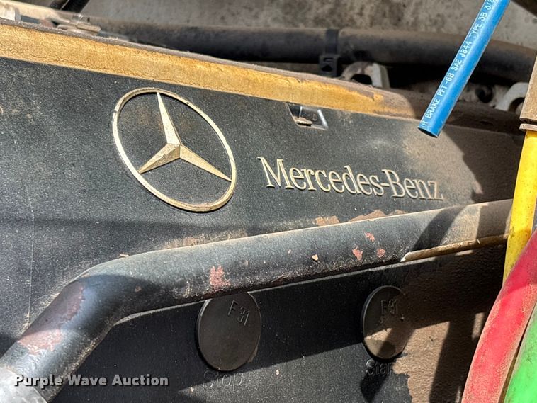 image for item DT0134 2004 Freightliner Business Class M2 dump truck