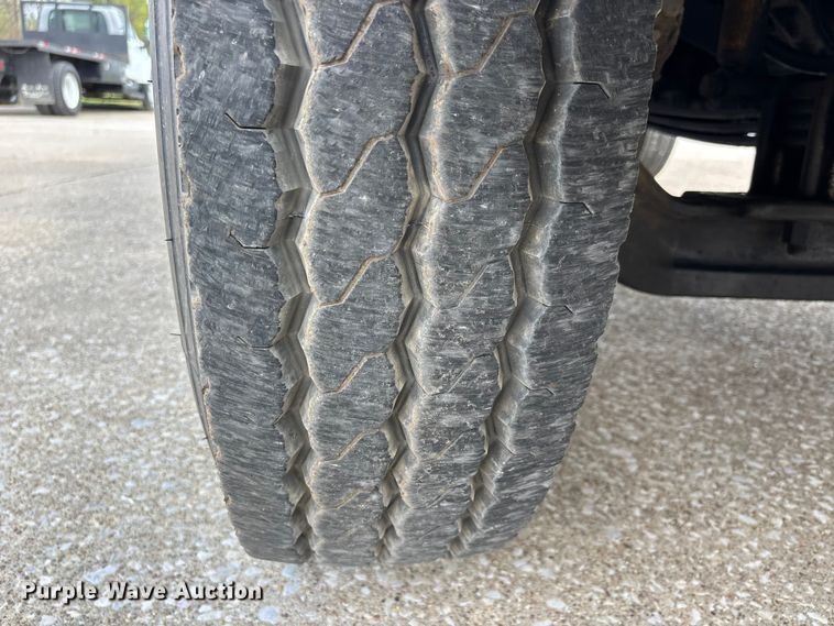 image for item DT0134 2004 Freightliner Business Class M2 dump truck