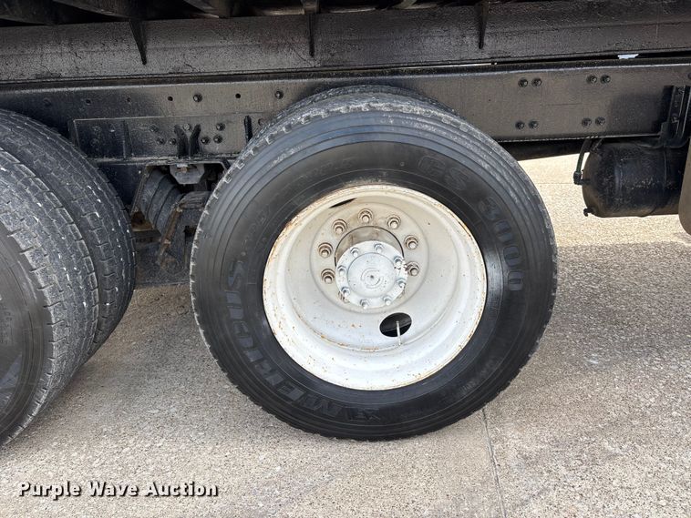 image for item DT0134 2004 Freightliner Business Class M2 dump truck