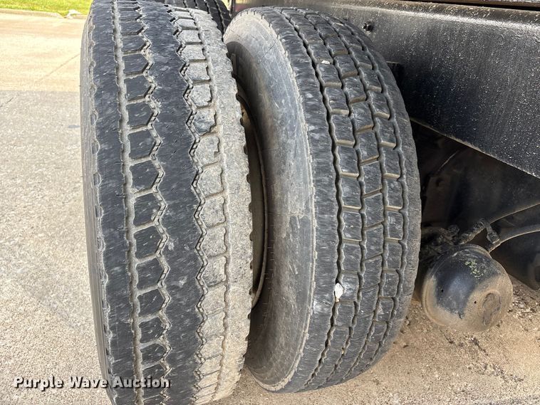 image for item DT0134 2004 Freightliner Business Class M2 dump truck