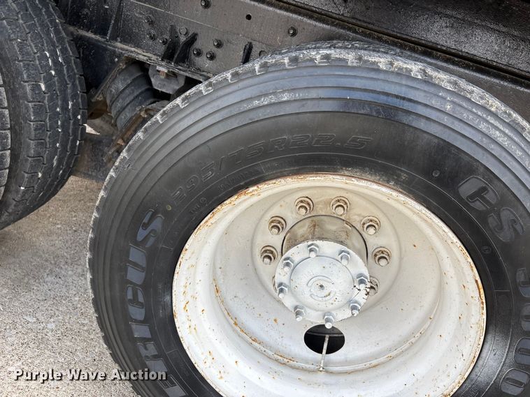 image for item DT0134 2004 Freightliner Business Class M2 dump truck