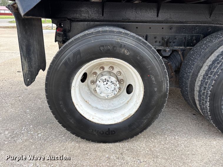 image for item DT0134 2004 Freightliner Business Class M2 dump truck