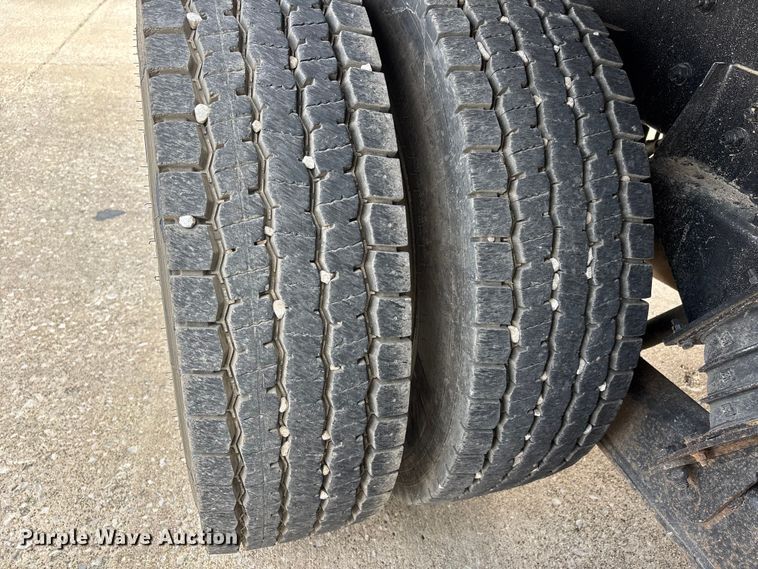 image for item DT0134 2004 Freightliner Business Class M2 dump truck