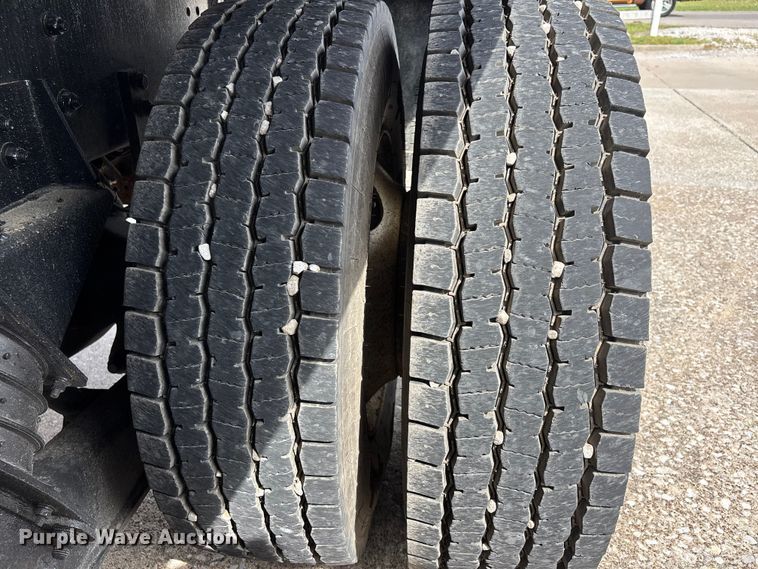 image for item DT0134 2004 Freightliner Business Class M2 dump truck