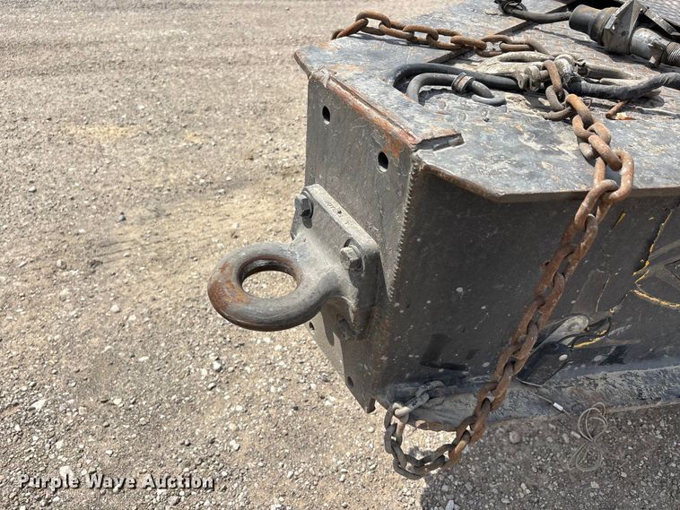 image for item DT0136 2013 Kaufman Paver Del equipment trailer