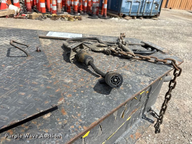 image for item DT0136 2013 Kaufman Paver Del equipment trailer